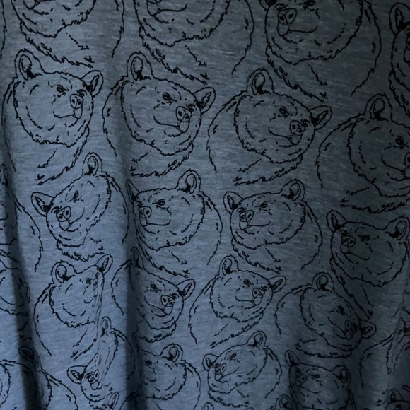 LuLaRoe Gray With Bear Print Perfect Tee Size S - Picture 2 of 5